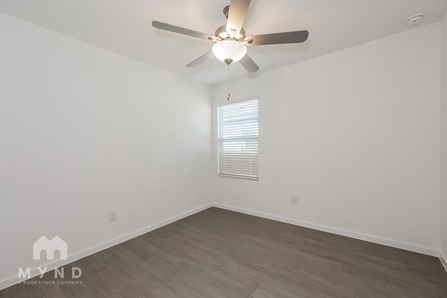 Building Photo - 2764 Ctr Crk Ln