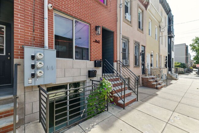Building Photo - 1847 E Huntingdon St