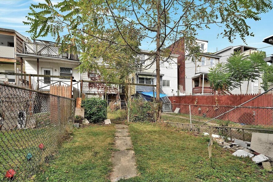 Building Photo - 18 S Lehigh St