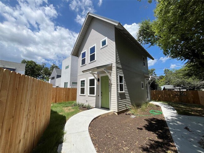 Building Photo - 3801 Tower View Ct