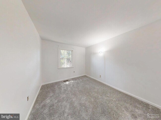 Building Photo - 8105 Kenova Ln