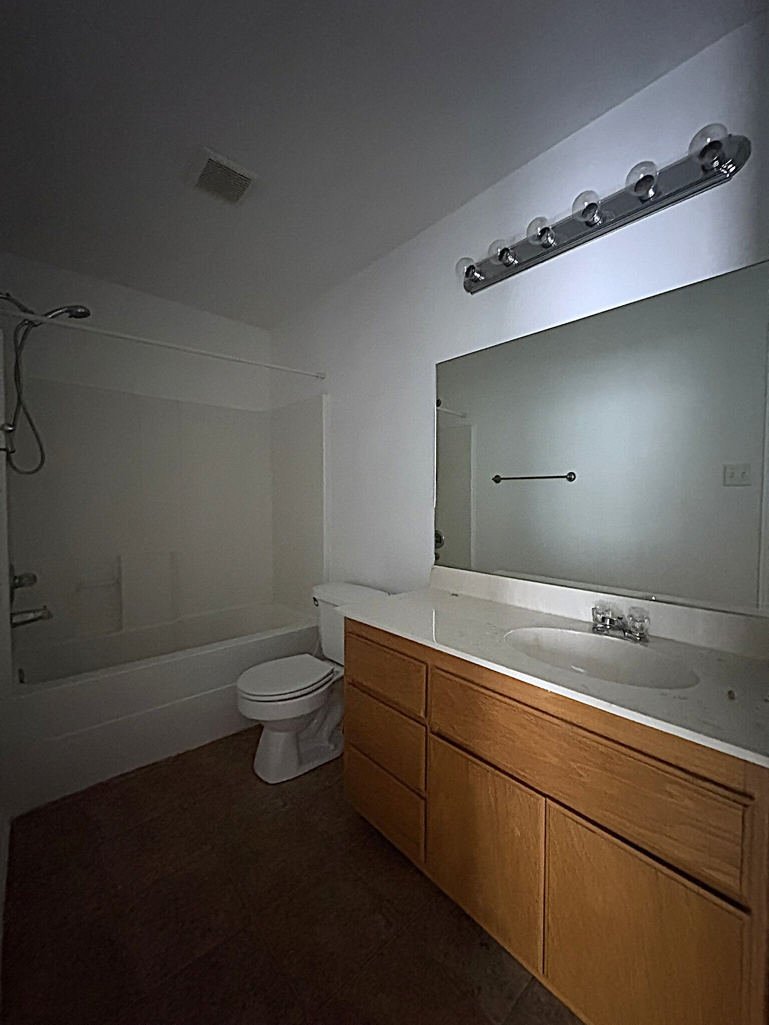 Building Photo - 2808 Ashley Dr