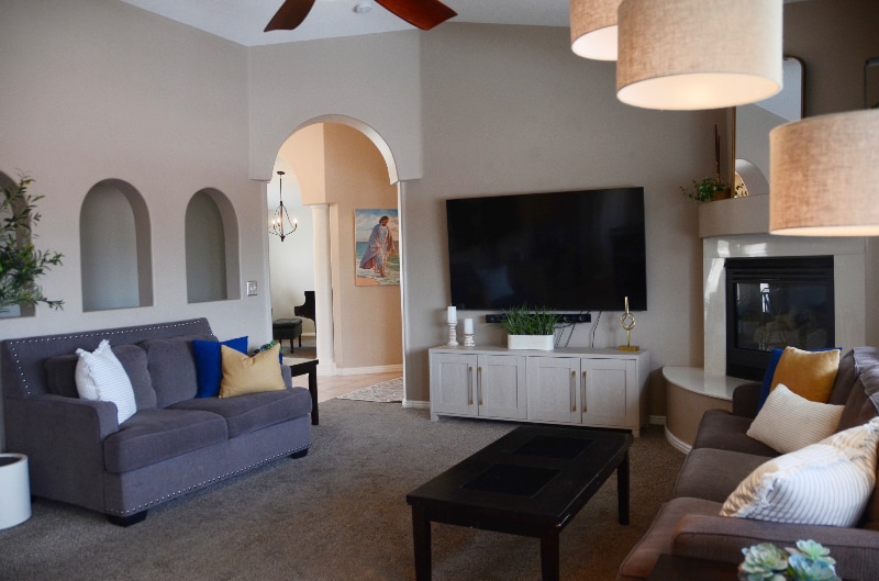 Building Photo - 1087 E Fort Pierce Dr