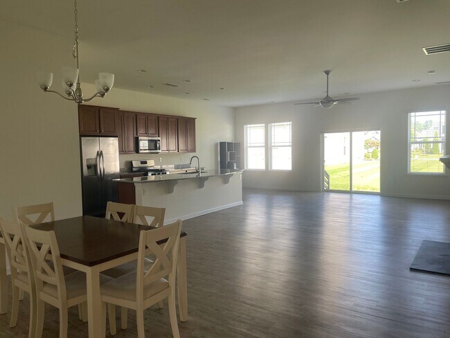 Building Photo - 29662 Riverstone Dr