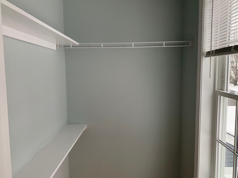 Building Photo - 226 Main St