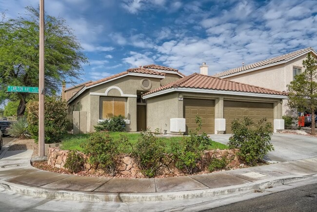 Building Photo - Amazingly beautiful one story house in Summerlin with pool!