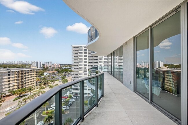 Building Photo - 900 N Ocean Blvd