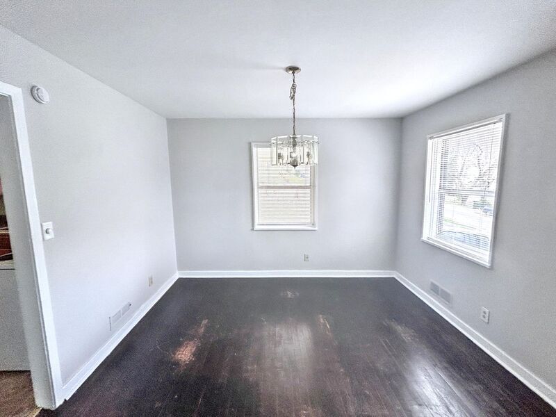 Building Photo - 9877 Redcliff Rd