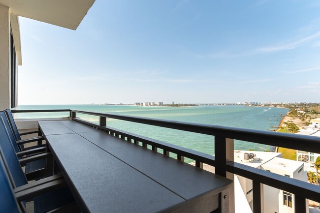 Building Photo - Siesta Key Luxury 2 Bed Condo with Gulf Views