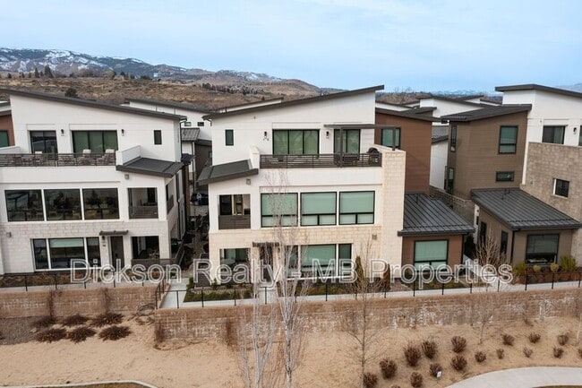 Building Photo - 76 Caballada St