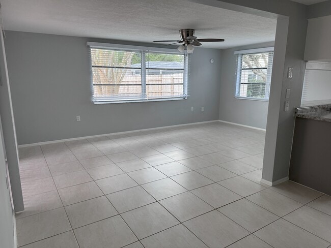 Building Photo - 5714 Chipper Dr