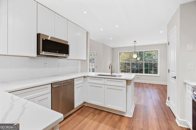 Building Photo - 1540 Bramlett Blvd