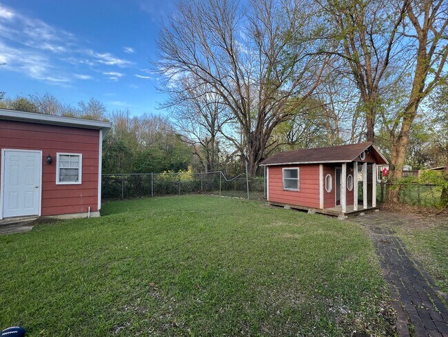 Building Photo - 2973 Moorcroft Dr