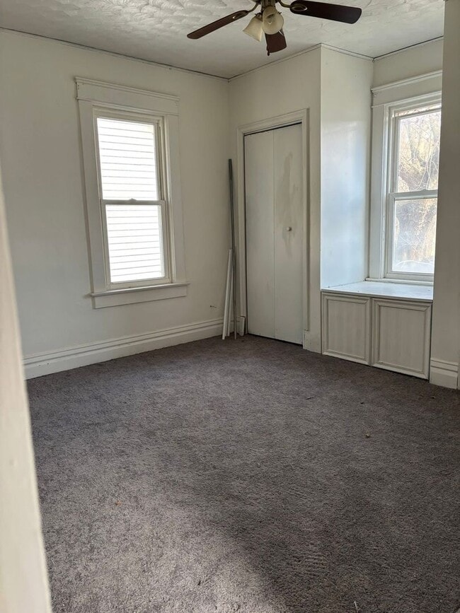 Building Photo - 2 Bedroom 1 Bath House