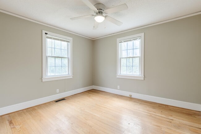 Building Photo - 119 Merrilat Ave