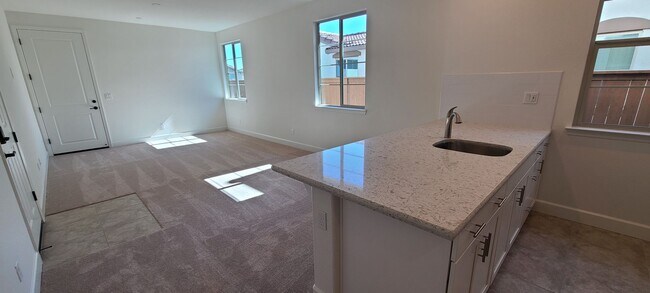 Building Photo - Luxury home in Springlake in Woodland