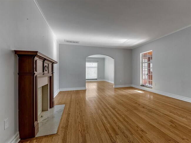 Building Photo - 2933 Cummings Dr