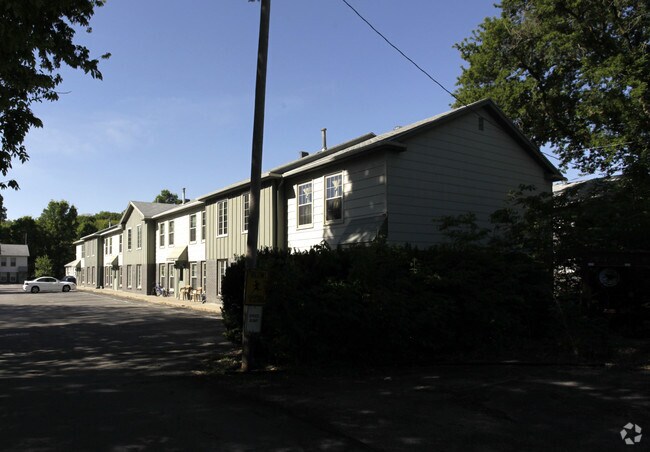Building Photo - Parkside Apartments