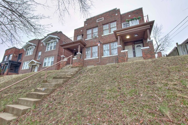 Building Photo - 307-309 Eichelberger