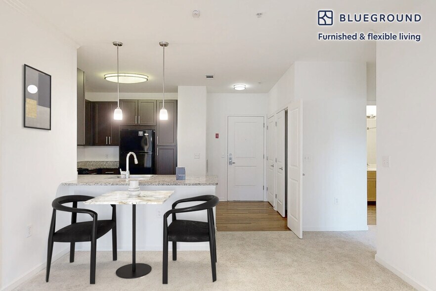 Building Photo - 80 North Centre Ave-SI FL3-ID3629A