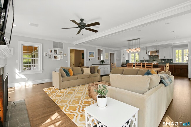 Building Photo - 14 Winslow Ln