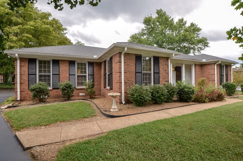 Building Photo - 705 Spring House Circle