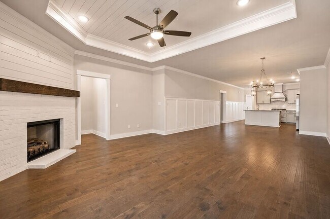 Building Photo - 411 Raleigh Elm Dr