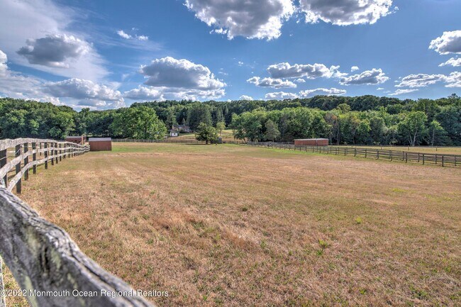Building Photo - 284 Millstone Rd