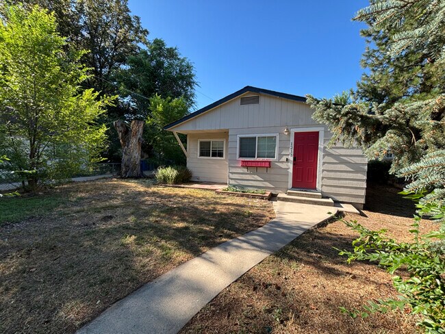Building Photo - 1213 W Highland St