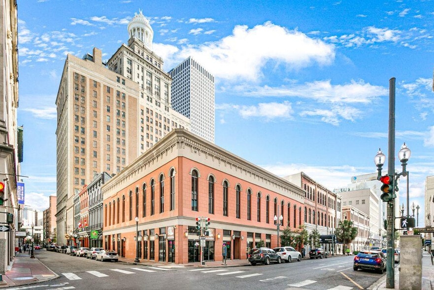 Building Photo - 828 Gravier St