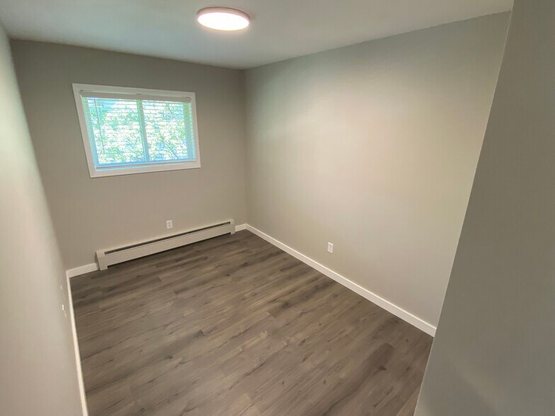 Bedroom 2 - 609 Market St S