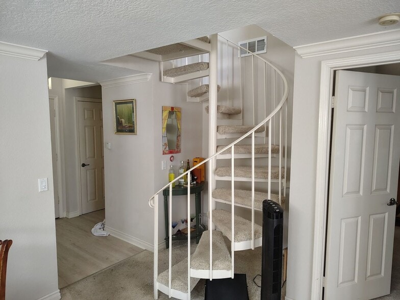 Building Photo - 20191 Cape Coral Ln