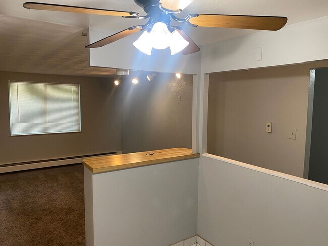 Building Photo - 2-Bedroom 2-Bathroom Condo in Country Club Villas!  ***Move-In Special***