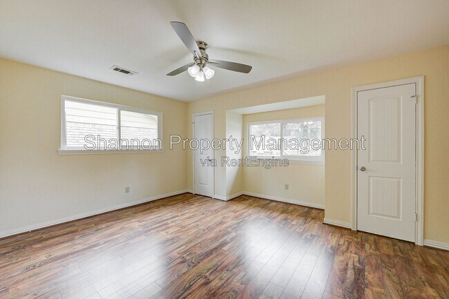 Building Photo - 5403 Clift Haven Dr