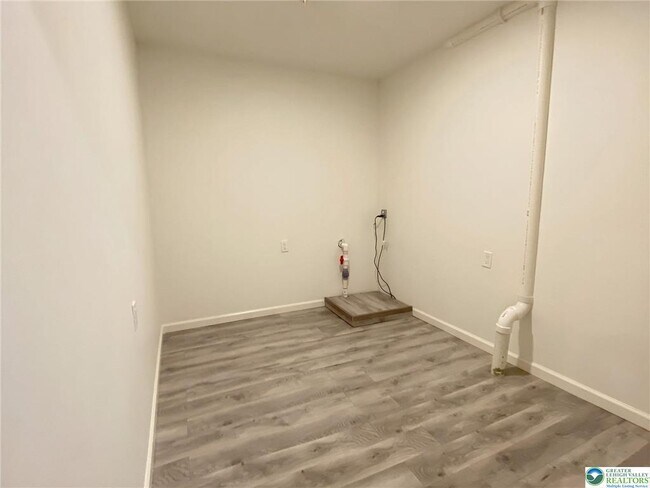 Building Photo - 17 Timber Trl