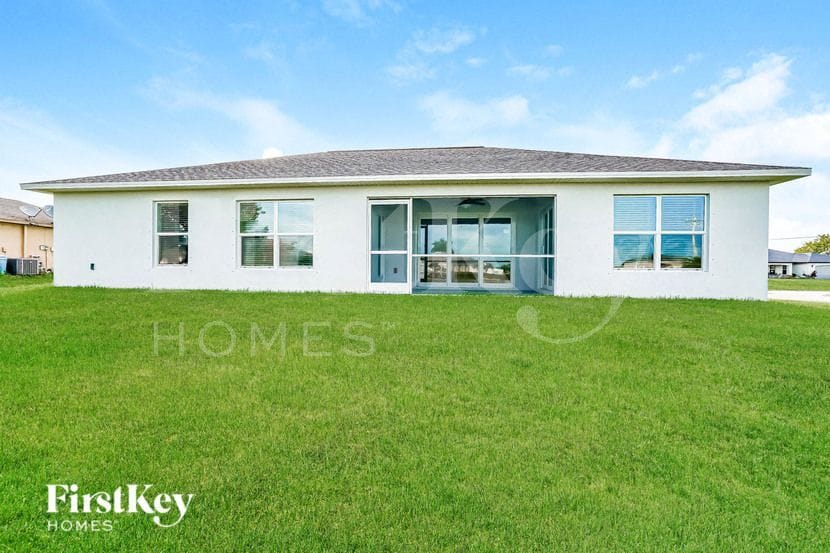 Building Photo - 2838 NW 3rd Pl