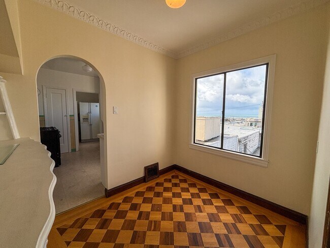 Building Photo - 1427-1429 Taraval St