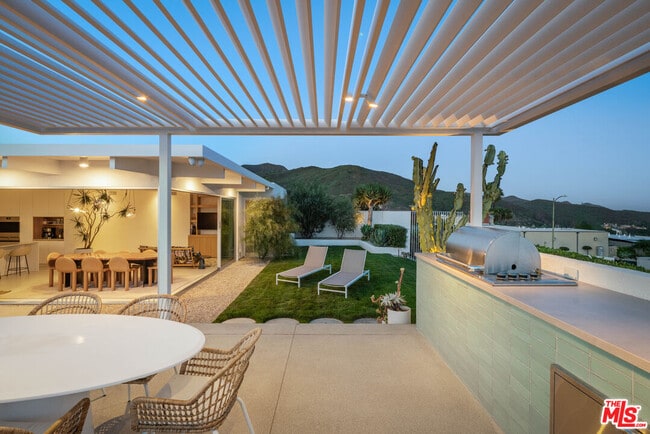 Building Photo - 1227 Tellem Dr