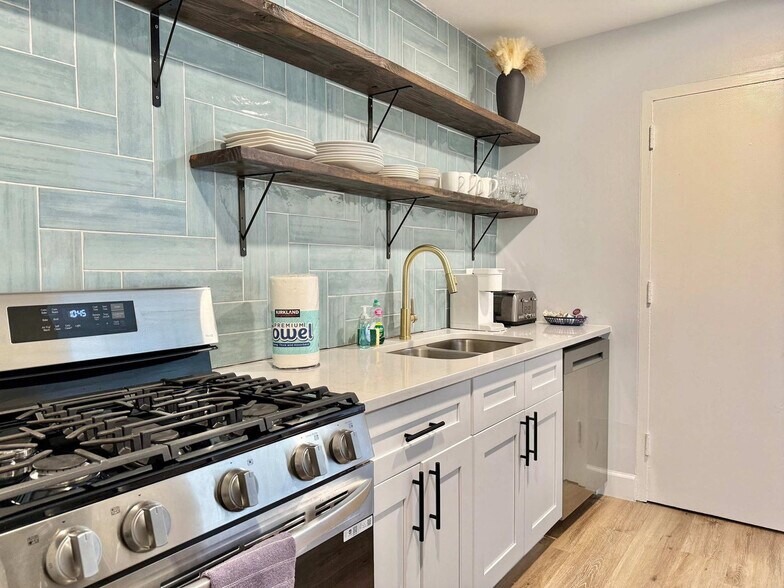 Building Photo - 215 Piedmont Ave NE