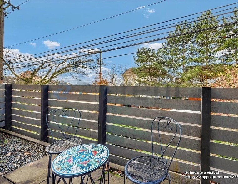 Building Photo - 1601 South Main St