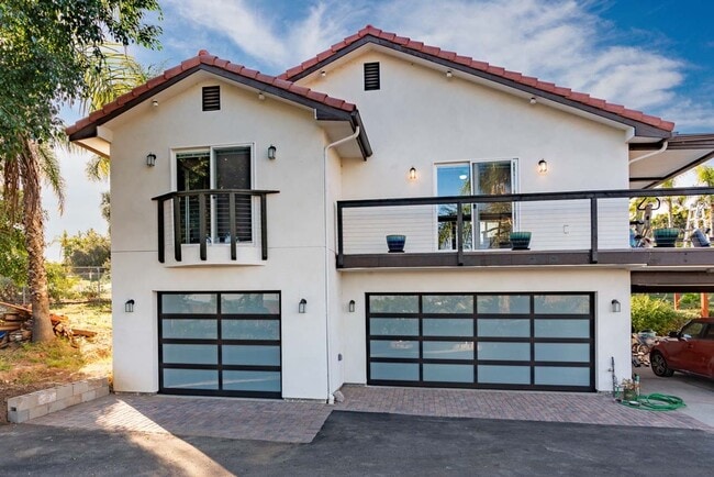 Building Photo - Fully Furnished 1-Bedroom, 1-Bathroom Unit...