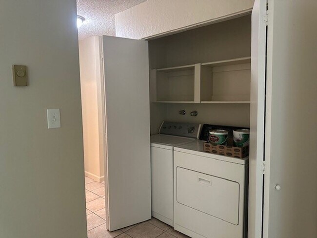 Building Photo - 2 bed 2 bath Santa Clara Condo Near Kaiser now available