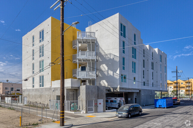 The RISE Apartments - 4050 S Figueroa St Los Angeles CA 90037 ...