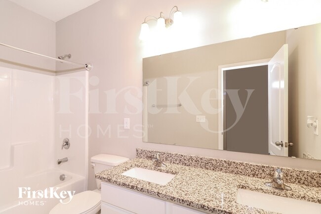 Building Photo - 205 Barberry Dr