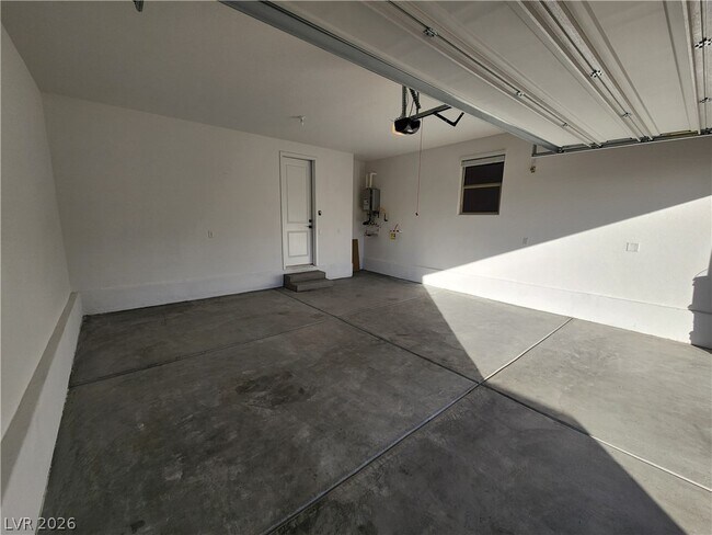 Building Photo - 2209 Fish Hawk St