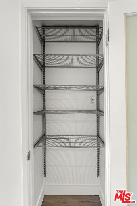 Building Photo - 740 Kings Rd