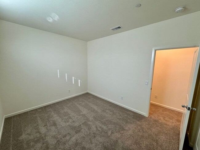 Building Photo - Brand New 4 bedroom Moreno Valley home wit...