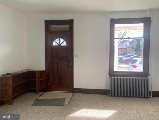 Building Photo - 305 W North St