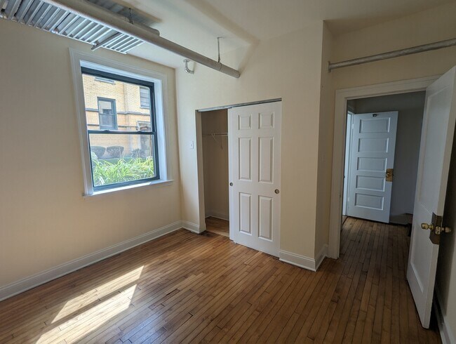 Building Photo - 2338 N Spaulding Ave