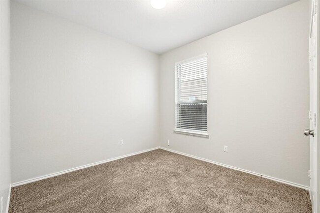 Building Photo - 212 La Dera Dr